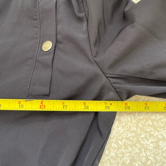 FOREVER 21 JACKET. HOODED UTILITY RAIN JACKET. GOOD QUALITY. MEDIUM WEIGHT. GUC - Picture 8 of 16